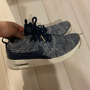 COPY - nike thea flyknit